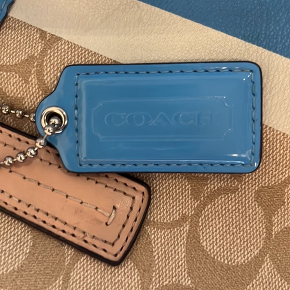Coach Handbag Classic C Design With Silver Hardware Includes Wristlet - Picture 14 of 16